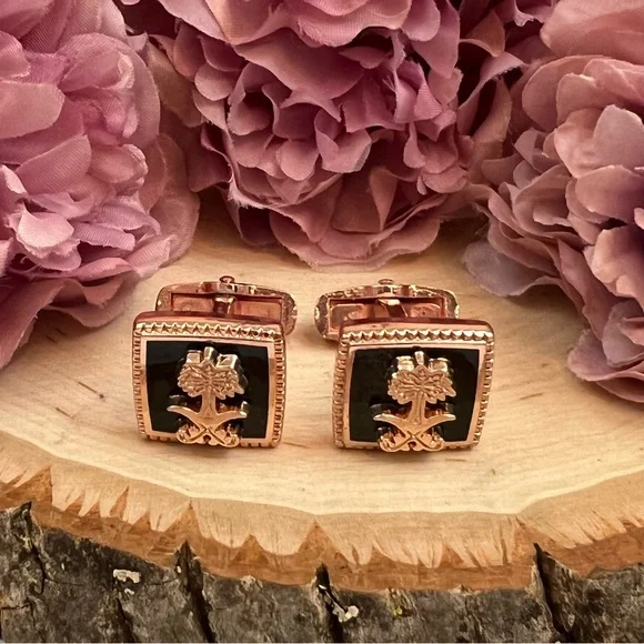Elegant Rose Gold Palm Tree with Crossed Golf Clubs Cufflinks - Picture 4 of 16